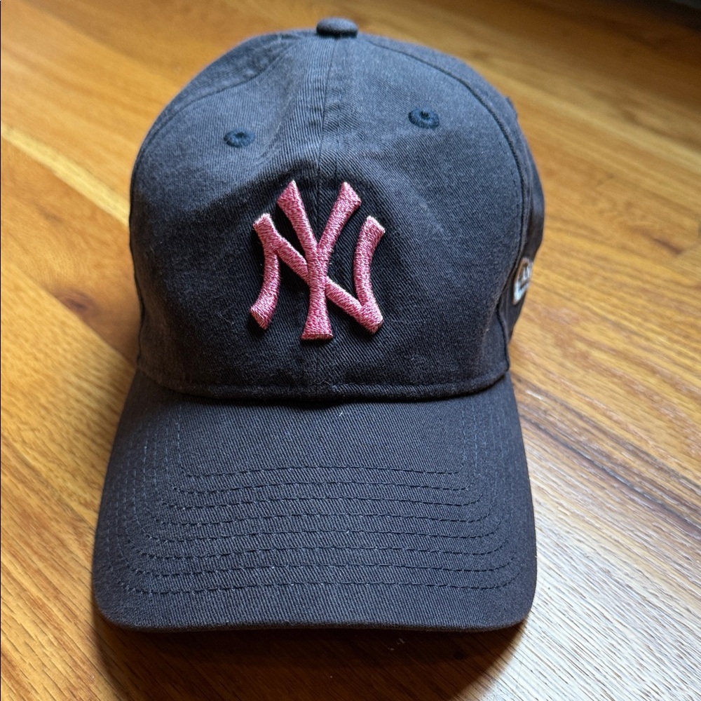 New Era Yankees Mother’ Day Cap with Pink Logo